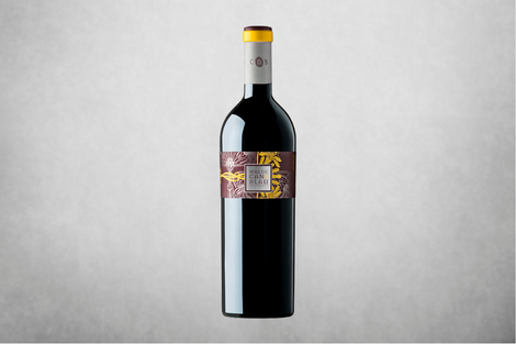 Botella de vino tinto Mas de Can Blau. BODEGAS GIL FAMILY