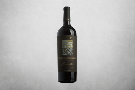 Botella de vino Care Finca Bancales de Bodegas Care